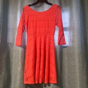 Simple orange print dress with mid-length sleeves